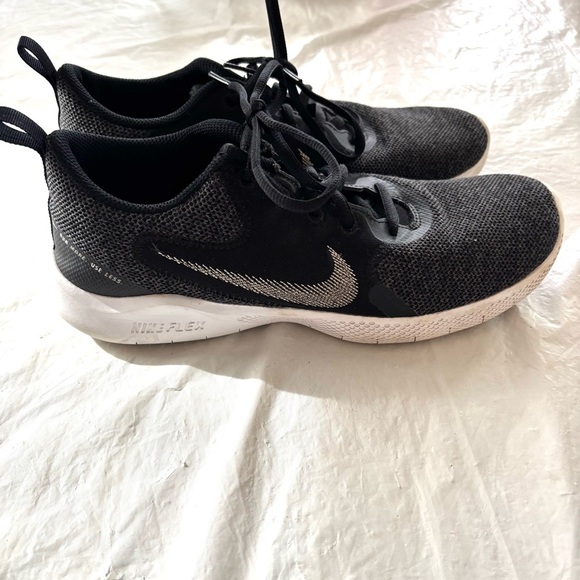 Nike Flex Experience RN 10 Black Running Shoes SZ 9.5 Worn 1X main image 9